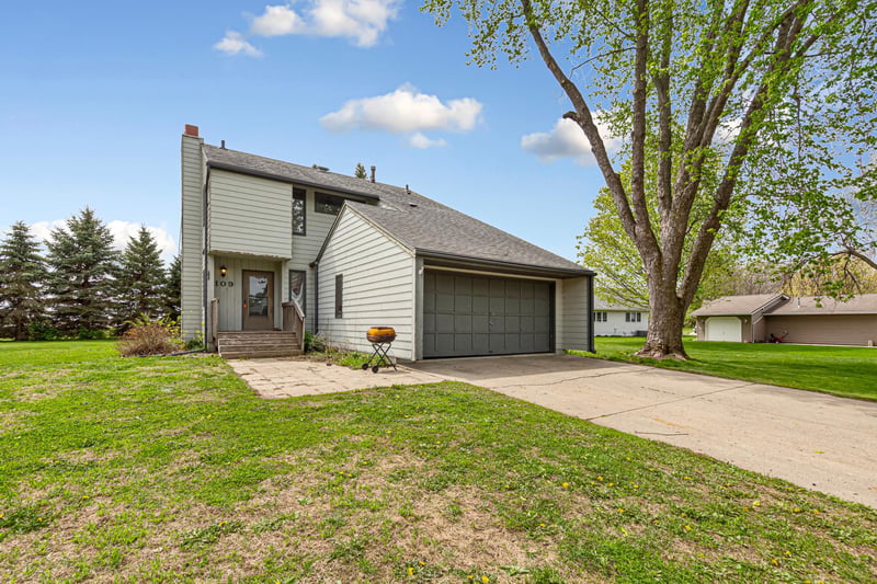 109 Windsor Ct E, Le Sueur, MN 56058