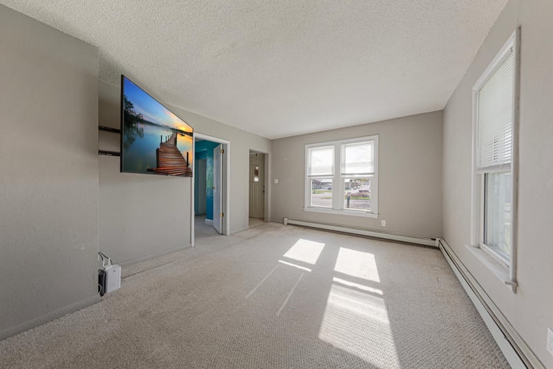 75 S Montgomery Ave, Le Center, MN 56057