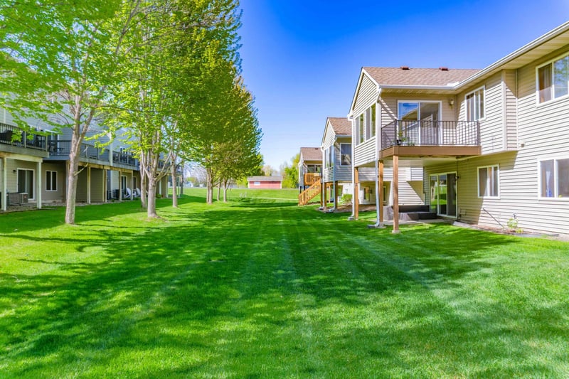 1020 Primrose Ln, Waconia, MN 55387