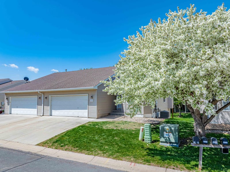 1020 Primrose Ln, Waconia, MN 55387