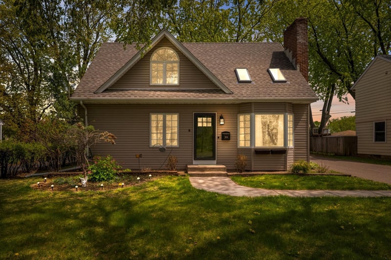 1834 Holton St, Falcon Heights, MN 55113
