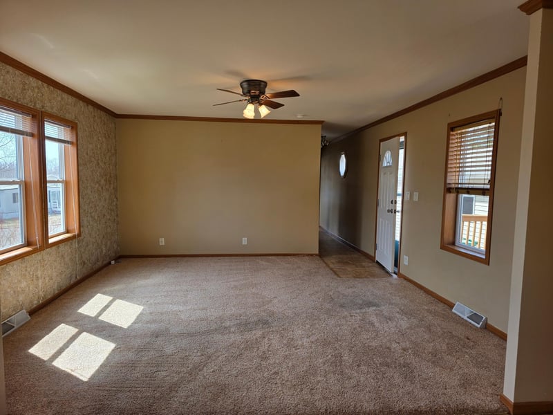 9 Holly Ln, Duluth, MN 55810