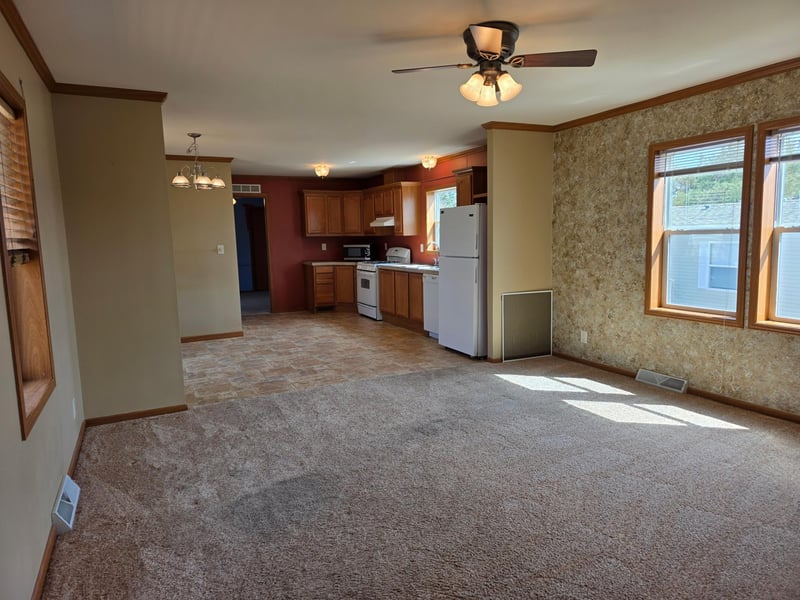 9 Holly Ln, Duluth, MN 55810