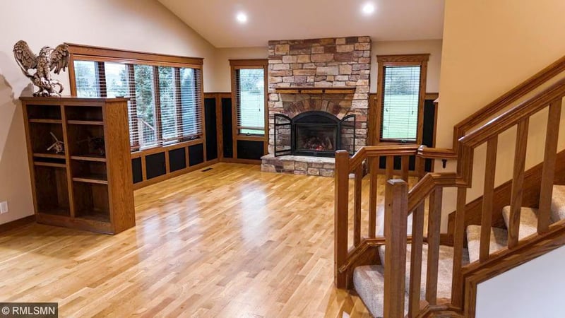 38270 Everett Ave, North Branch, MN 55056