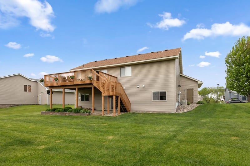 831 Beech Ln S, Annandale, MN 55302