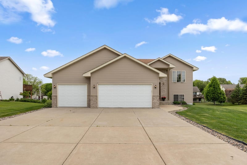 831 Beech Ln S, Annandale, MN 55302