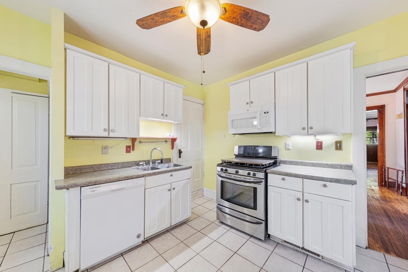 415 Division St W, Faribault, MN 55021
