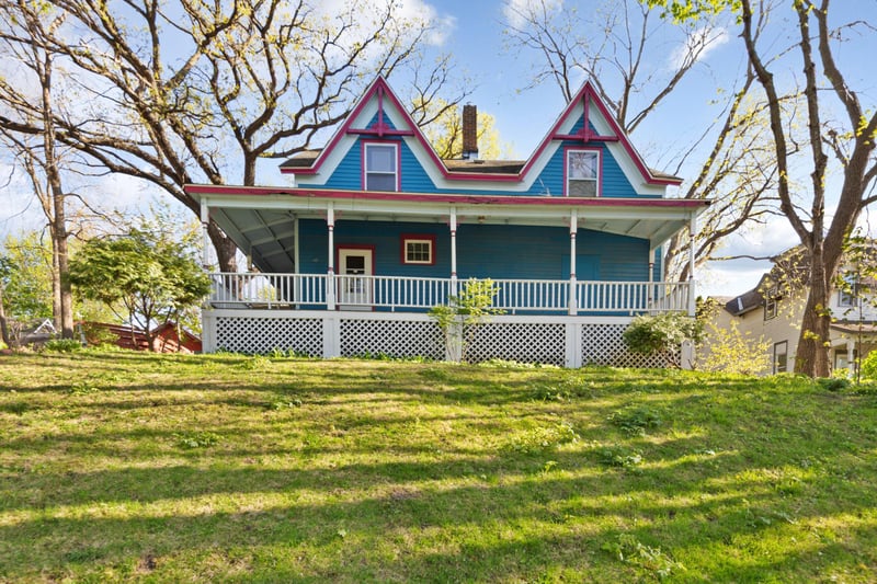 415 Division St W, Faribault, MN 55021