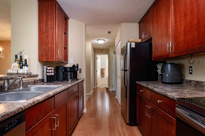 6155 Chasewood Pw #201, Minnetonka, MN 55343