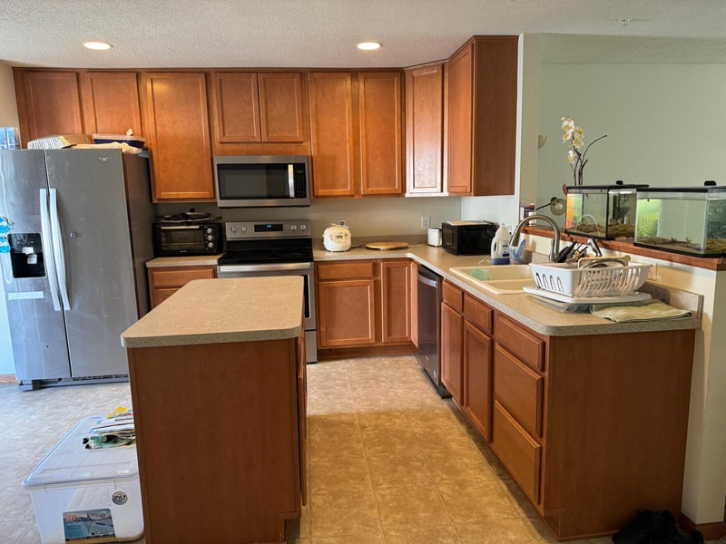 932 Ledgestone Dr, Mahtomedi, MN 55115