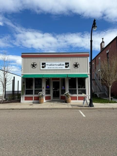 136 Bridge Ave E, Delano, MN 55328
