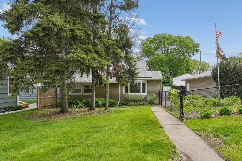 4335 4th St NE, Columbia Heights, MN 55421