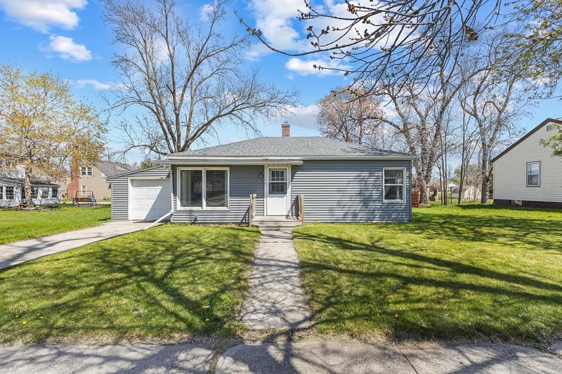 108 Highland Ct, Tyler, MN 56178