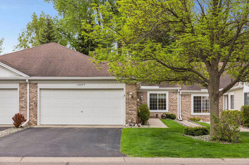 10953 Lexington Dr, Eden Prairie, MN 55344