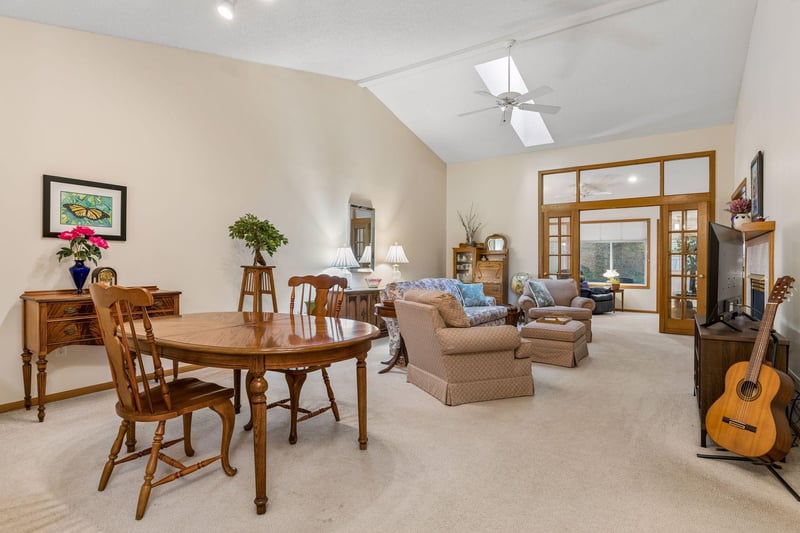 10953 Lexington Dr, Eden Prairie, MN 55344