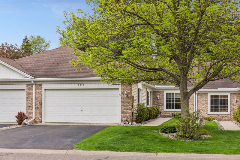 10953 Lexington Dr, Eden Prairie, MN 55344