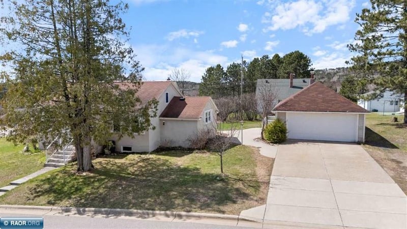 13 Fourth Ave, Soudan, MN 55782