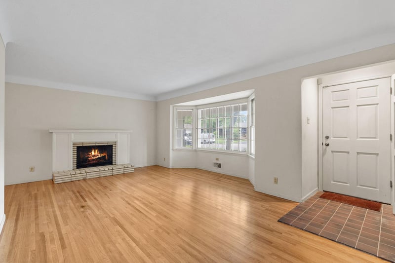 1937 Autumn St, Falcon Heights, MN 55113