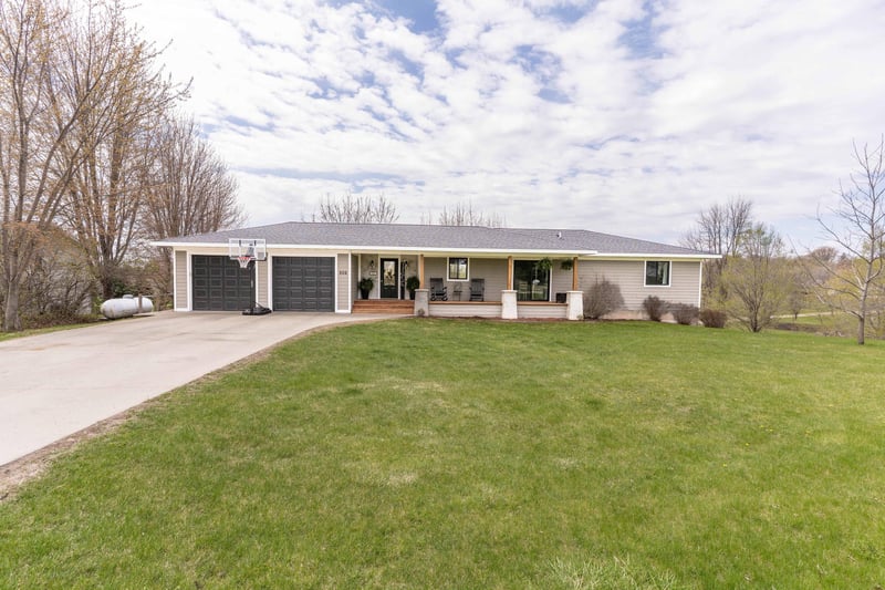 506 E Summit St, Battle Lake, MN 56515