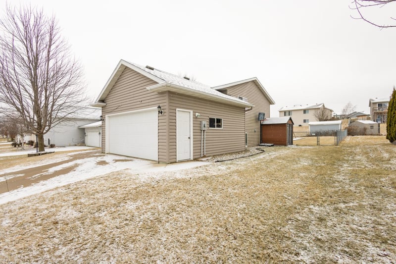 5219 56th Avenue Nw, Rochester, MN 55901