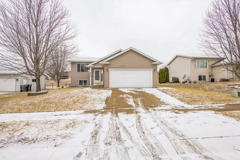 5219 56th Avenue Nw, Rochester, MN 55901