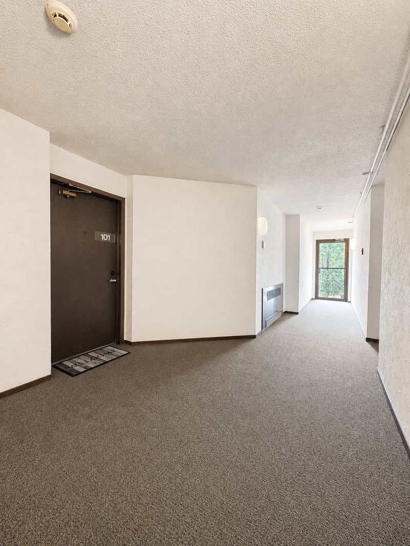 13709 Nicollet Ave #101, Burnsville, MN 55337