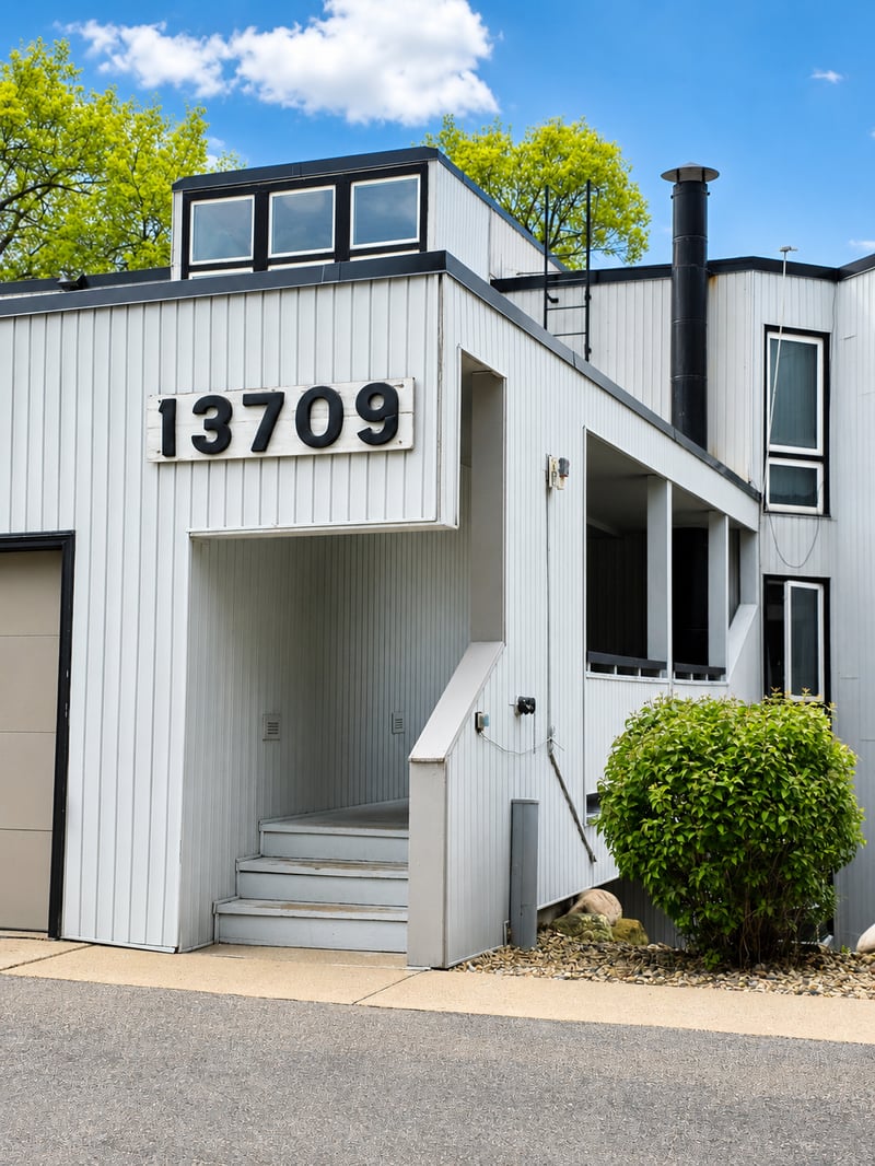 13709 Nicollet Ave #101, Burnsville, MN 55337