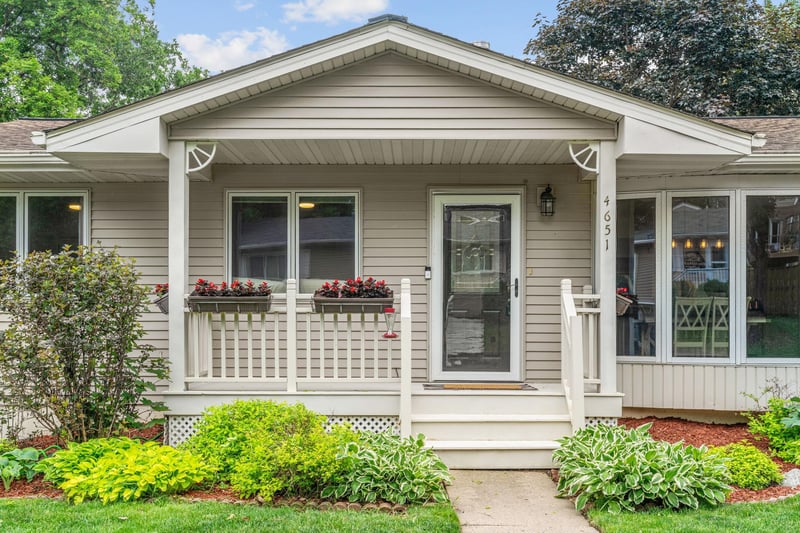 4651 Bedford Rd, Mound, MN 55364