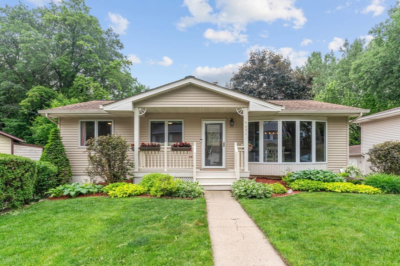 4651 Bedford Rd, Mound, MN 55364