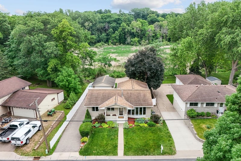 4651 Bedford Rd, Mound, MN 55364