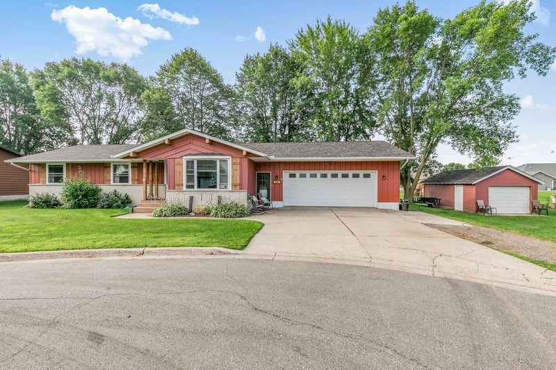 316 8th St SE, Freeport, MN 56331