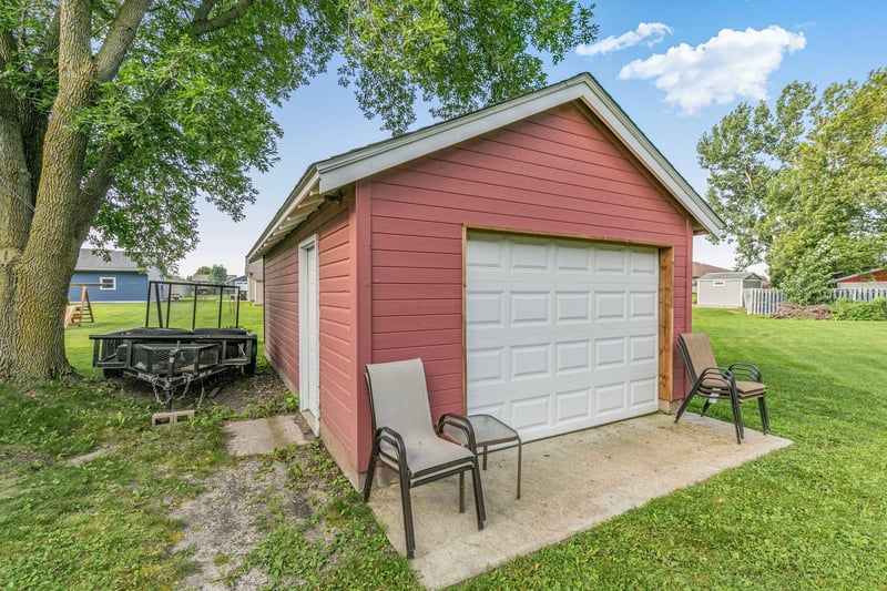 316 8th St SE, Freeport, MN 56331