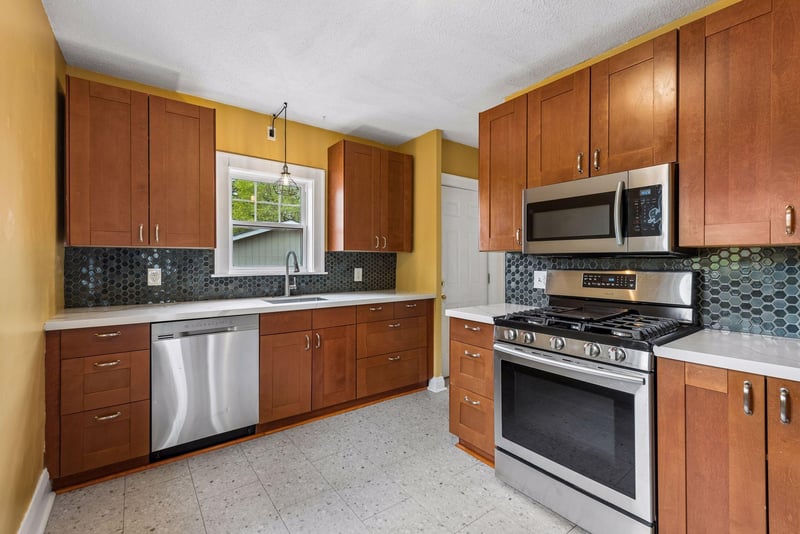1457 Edgerton St, Saint Paul, MN 55130