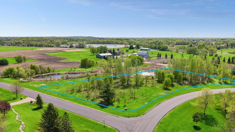 12600 Island View Cir, Rogers, MN 55374