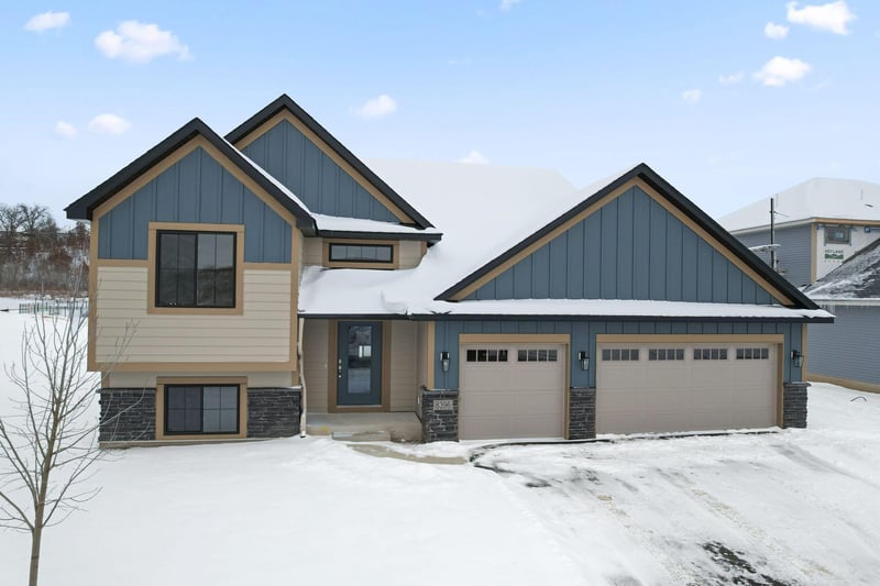 8396 157th St, Savage, MN 55378