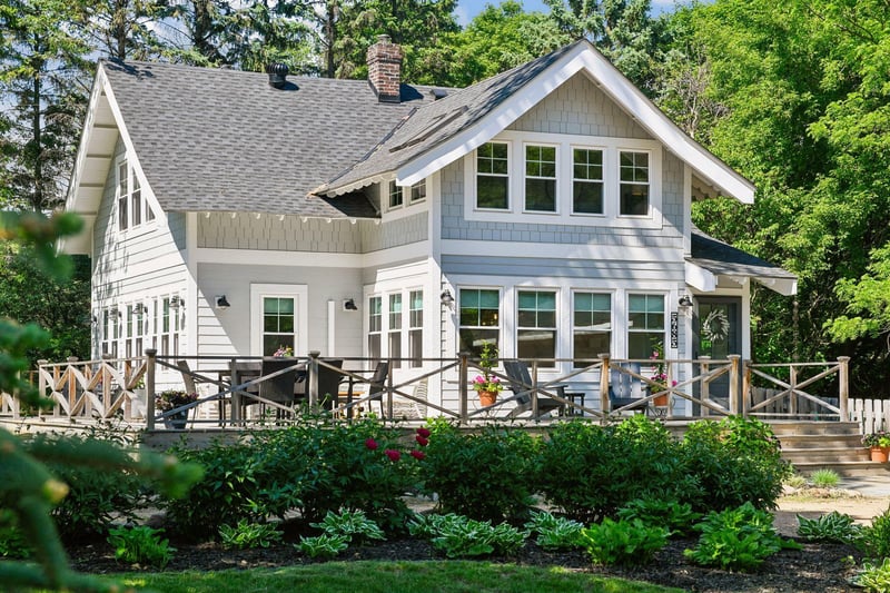 5685 Howards Point Rd, Excelsior, MN 55331