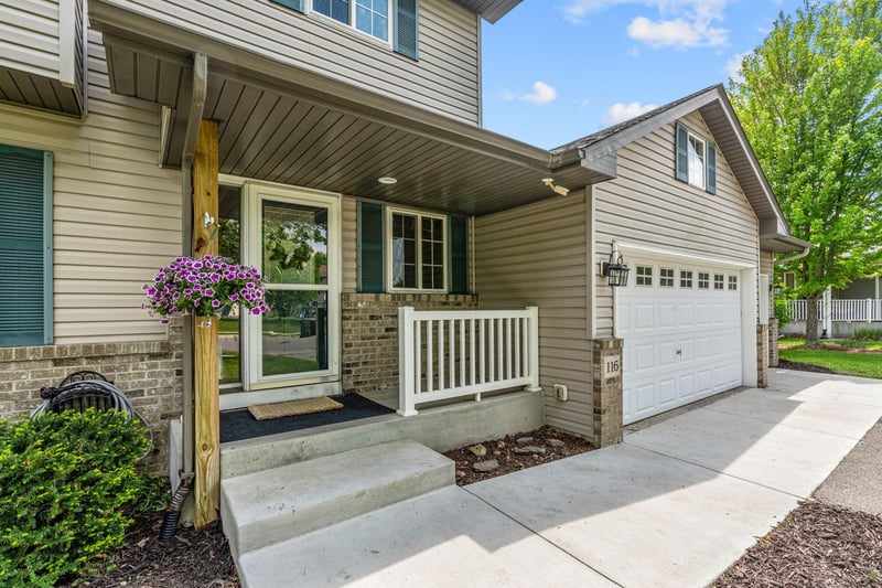 116 Hill St, Montrose, MN 55363