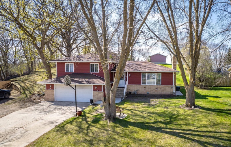 713 7th Avenue Cir SE, Pelican Rapids, MN 56572