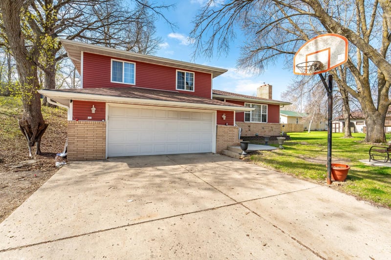 713 7th Avenue Cir SE, Pelican Rapids, MN 56572