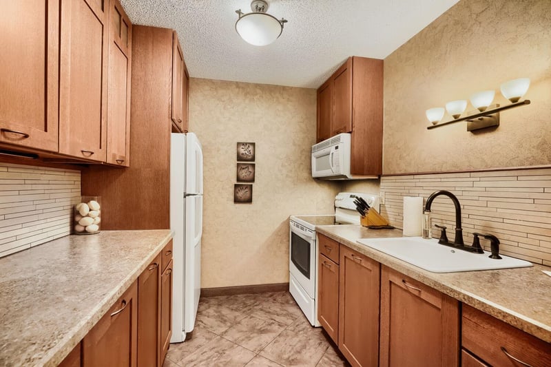 2495 Canabury Dr #334, Little Canada, MN 55117