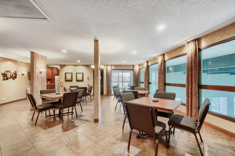 2495 Canabury Dr #334, Little Canada, MN 55117