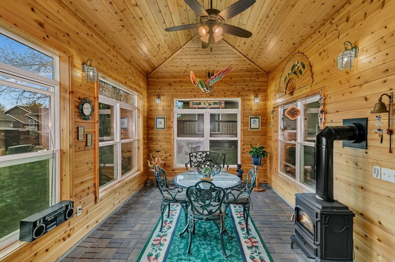 904 Sunwood Park Dr, Waite Park, MN 56387