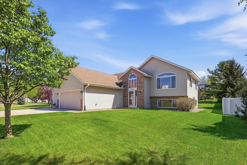 1825 Canton Rd, Prescott, WI 54021