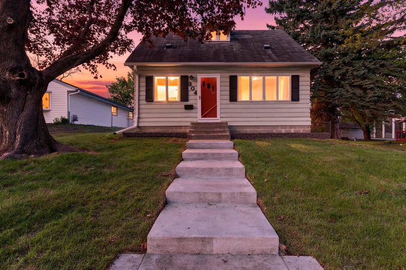 304 Madison Ave S, Edina, MN 55343
