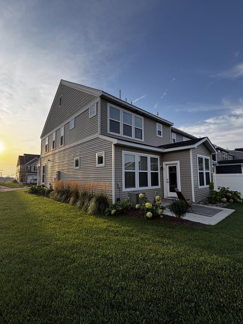 212 Junco Rd N, Lake Elmo, MN 55042
