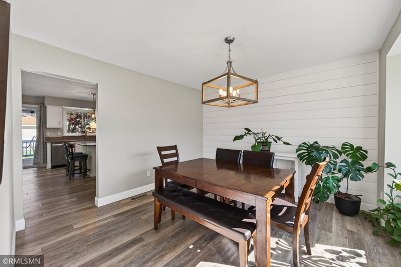 20374 Kensington Way, Lakeville, MN 55044