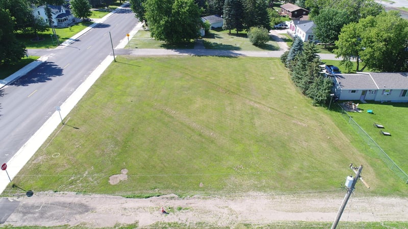 205 1st Ave N, Dent, MN 56528