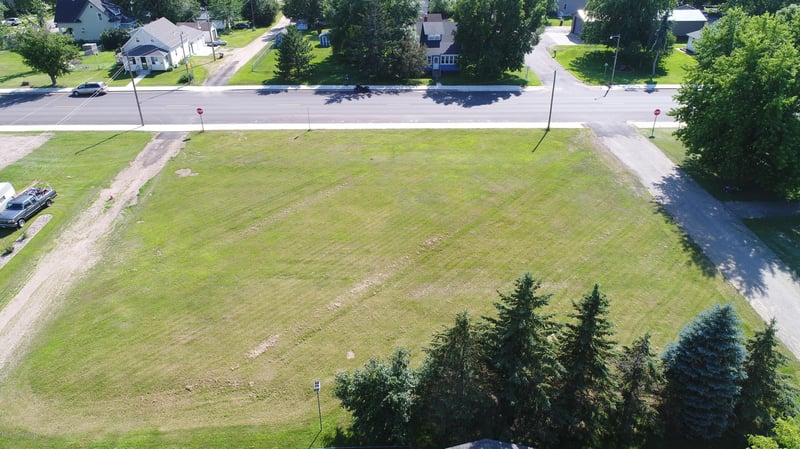 205 1st Ave N, Dent, MN 56528