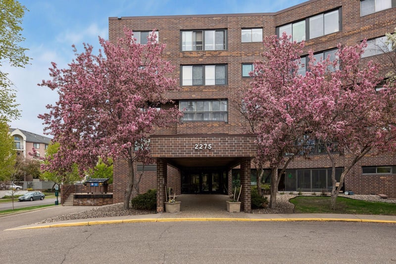 2275 Youngman Ave #103W, Saint Paul, MN 55116