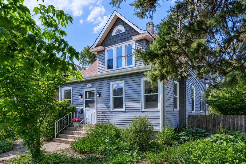 1017 18 1/2 Ave NE, Minneapolis, MN 55418